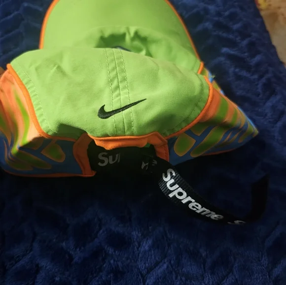 Nike Air Max PlusSupreme Green - Picture 5 of 6